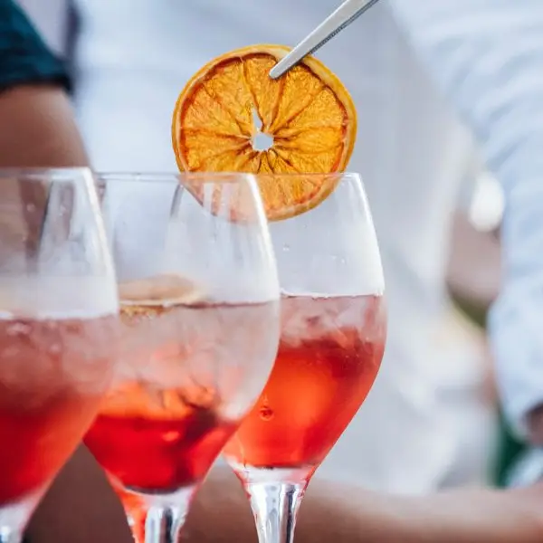 bebidas frescas con servicios atractivos